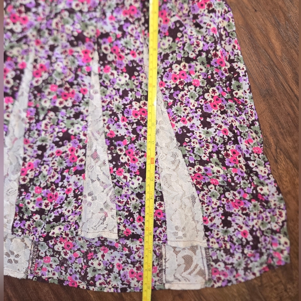 American Eagle Floral And Lace Insert Top - Picture 6 of 9